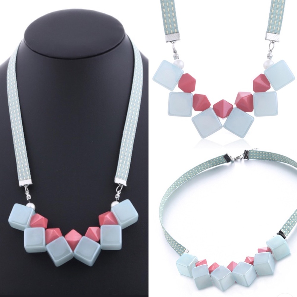 Necklace jewelry